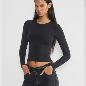 Aritzia Original Contour Crew Longsleeve size Small